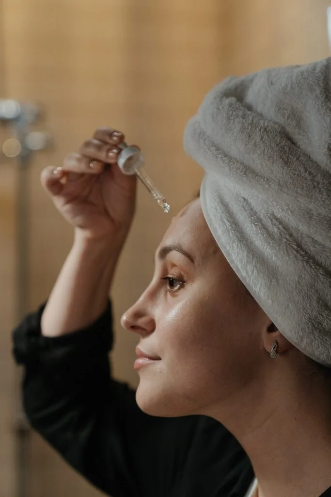 Hyaluronic-Acid-Serum-Benefits-and-Side-Effects Hyaluronic-Acid-Serum-Benefits-and-Side-Effects